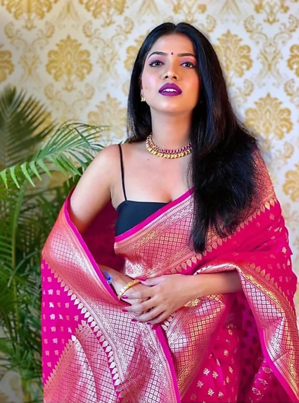 Fancifull Dark Pink Soft Silk Saree With Adoring Blouse Piece