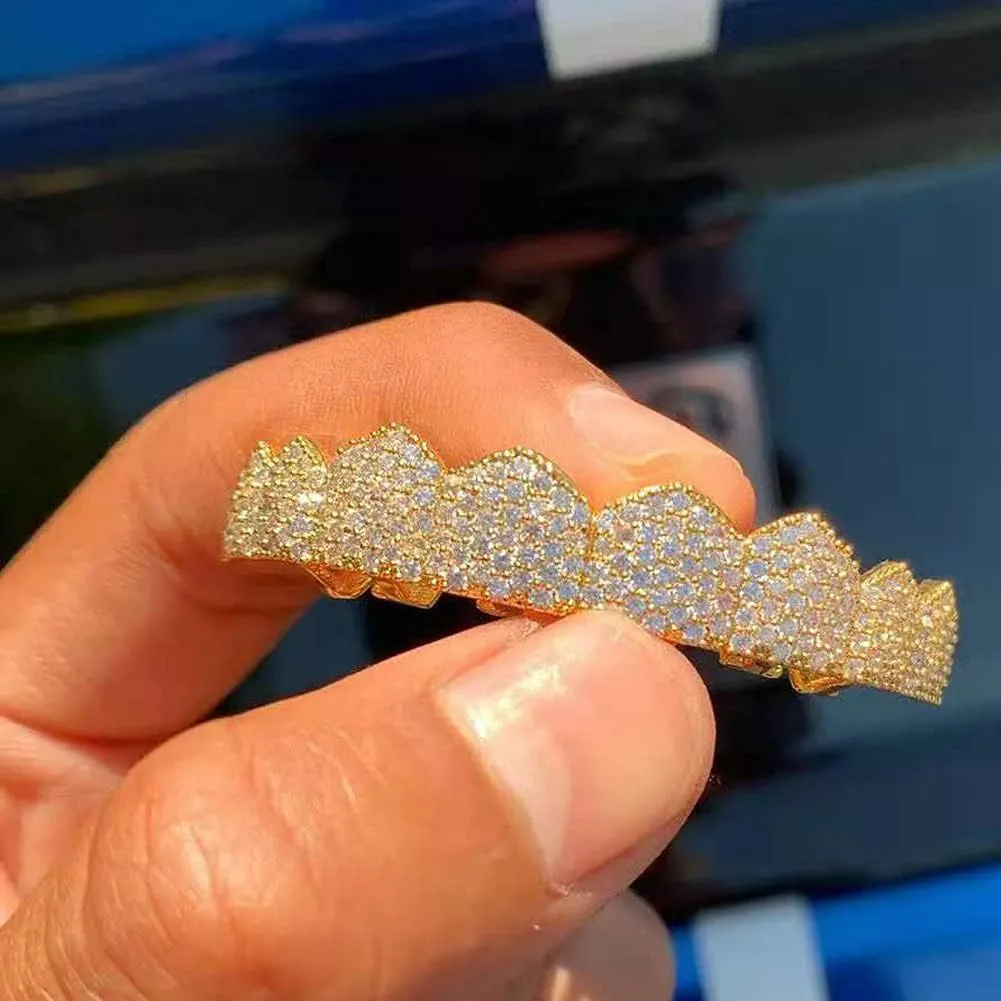 JINAO Grillz Gold Grills for Your Teeth Fake Teeth 18K Gold Plated Iced out 8 Top Teeth 8 Bottom Tooth Grillz for Men Women Hip Hop Rapper Costume