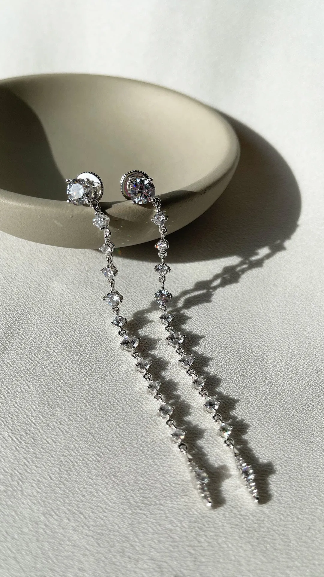 Phoenix Slim Earring White Gold Plated