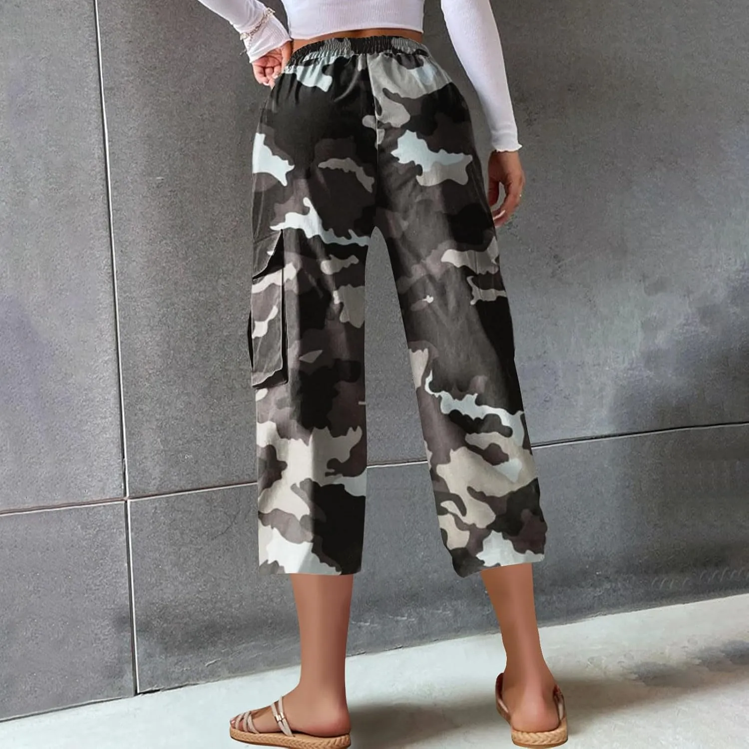 Women's Cargo Capris Hiking Pants Lightweight Outdoor Athletic Travel Casual Loose Fit Camouflage Pants with Pockets